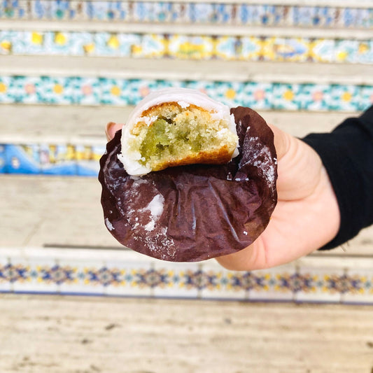 cucchitella_di_sciacca_classica_cucchitella_con_glassa_specialita_siciliana_Dolce_tipico_di_sciacca(AG)_BarNuovoFiore_cucchitellasciaccashop.com