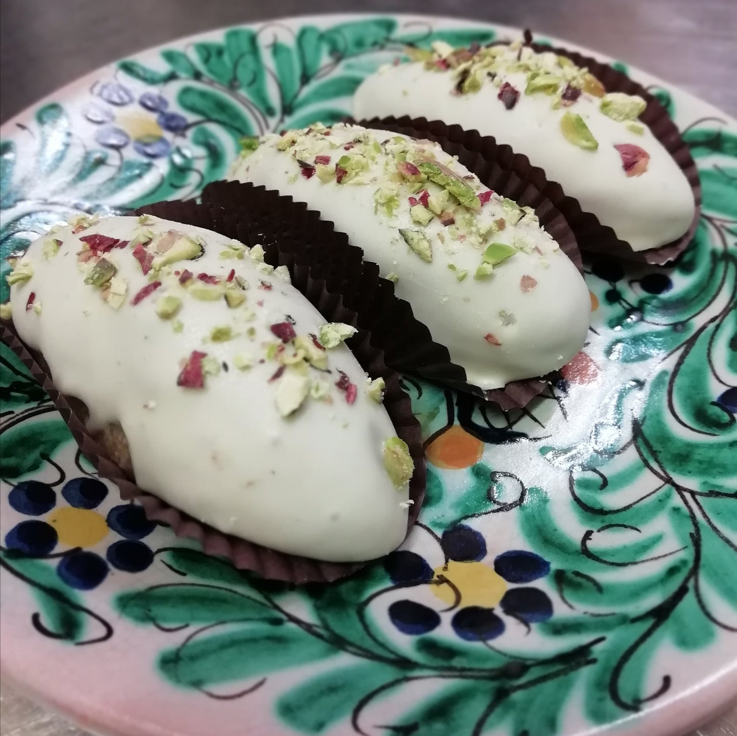 Cucchitella_al_cioccolato_bianco_Cucchitelle_siciliane_Dolce_tipico_di_Sciacca(AG)_Specialità_siciliana_Bar_Nuovo_Fiore_di_Sciacca_Pasticceria_siciliana_Cucchitellasciaccashop.com