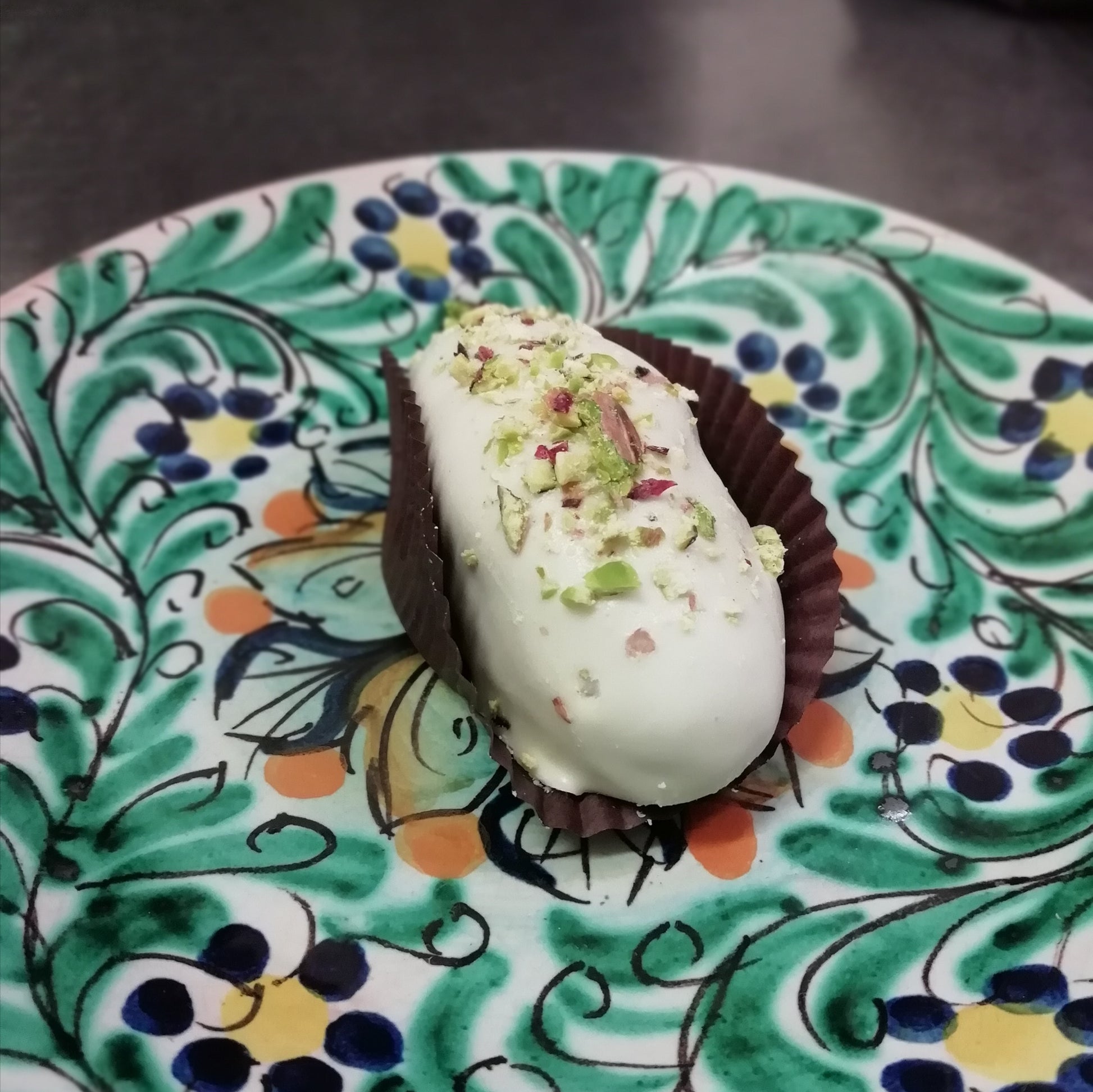 Cucchitella_al_cioccolato_bianco_Cucchitelle_siciliane_Dolce_tipico_di_Sciacca_Specialità_siciliana_Bar_Nuovo_Fiore_di_Sciacca_Pasticceria_siciliana_Cucchitellasciaccashop.com