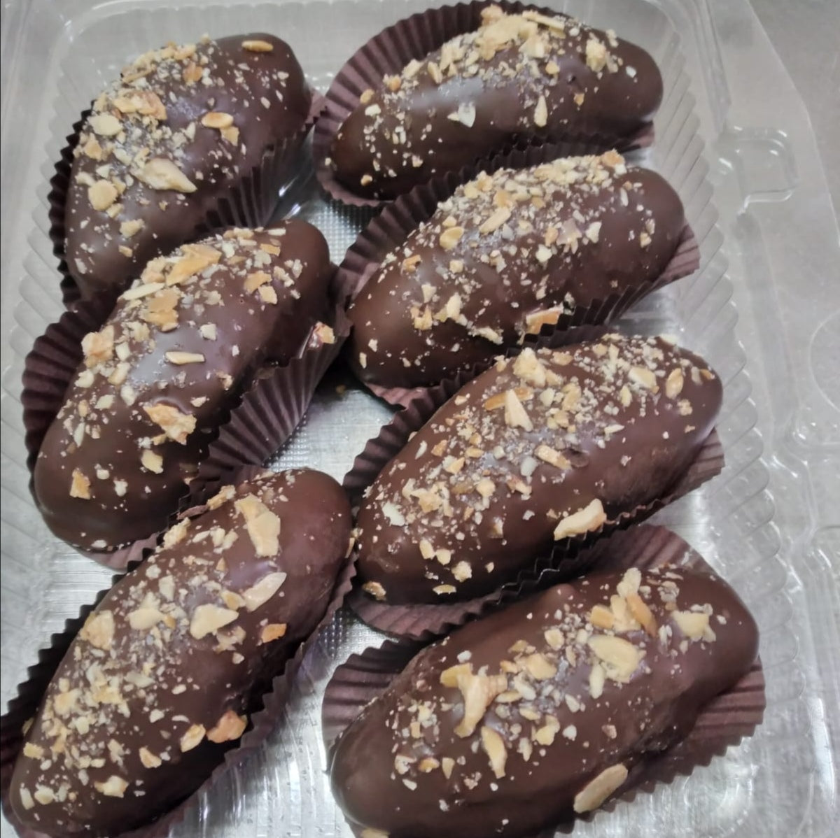 Cucchitella_al_cioccolato_fondente_Cucchiteddi_siciliani_Dolce_storico_di_Sciacca_Specialità_siciliana_BarNuovoFiore_di_Sciacca_Pasticceria_siciliana_Cucchitellasciaccashop.com