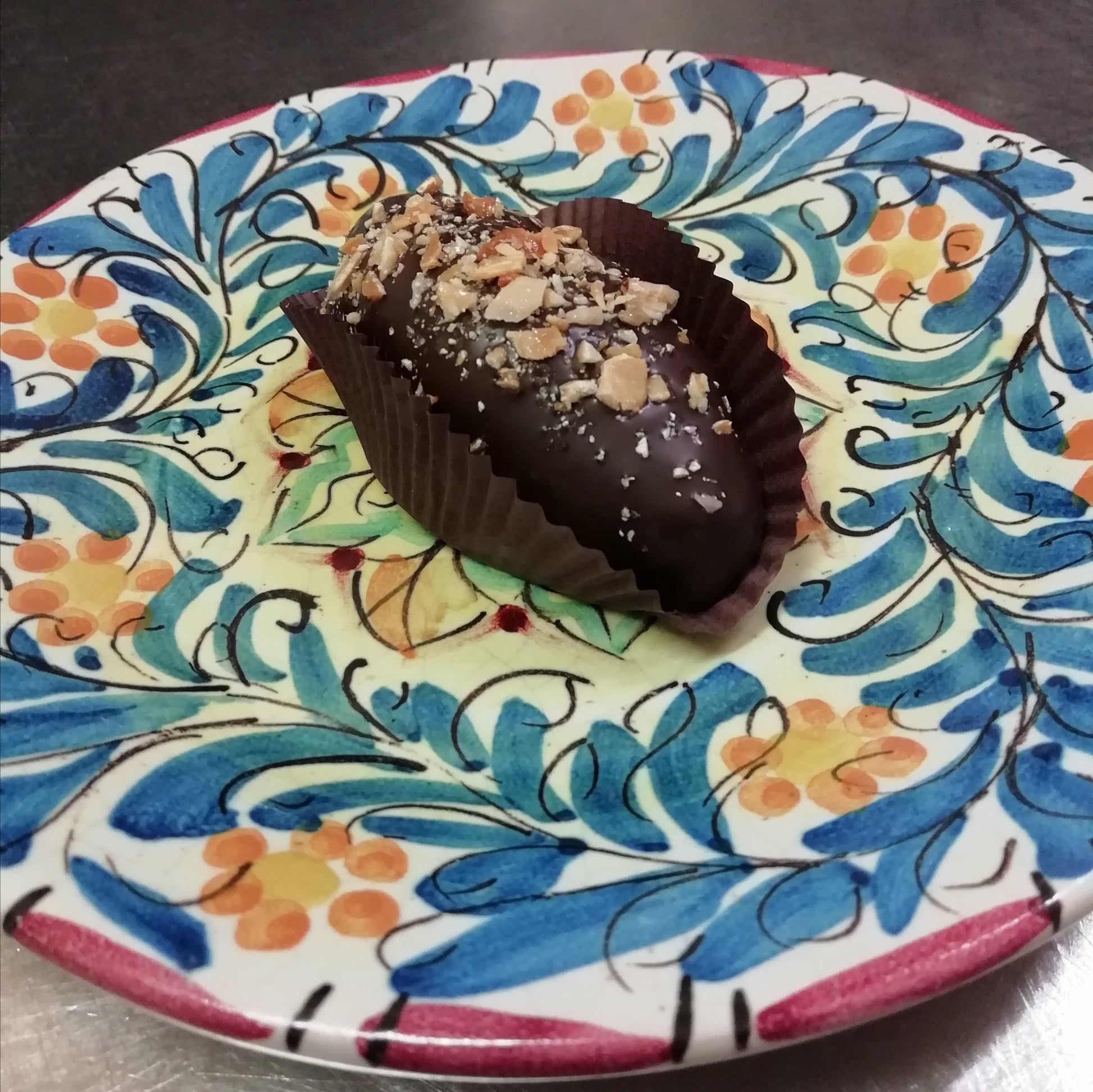Cucchitella_al_cioccolato_fondente_Cucchiteddi_siciliani_Dolce_tipico_di_Sciacca_Specialità_siciliana_Bar_Nuovo_Fiore_di_Sciacca_Pasticceria_siciliana_Cucchitellasciaccashop.com